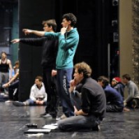 At a stage rehearsal: stage manager Ekkehard Kleine, ballet master Damiano Pettenella and Demis Volpi