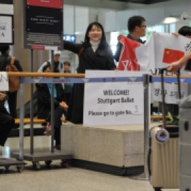 Arrival at Incheon Airport in Seoul: Dami Kang from our presenter Credia welcomes us at the airport!
