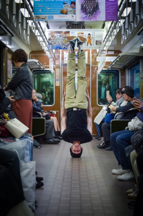 Alexander Mc Gowan reprises his famous commuter moment
