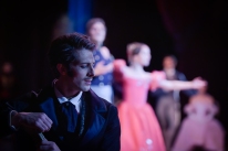 Onegin witnesses Tatiana‘s contented life